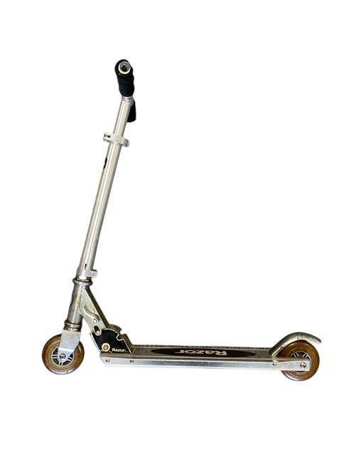 Vist Large View of Product Image Which is Used Razor BLACK Scooter None