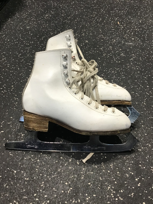 Vist Large View of Product Image Which is Skates Junior Figure Skates