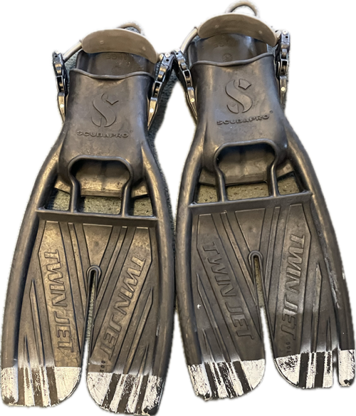 Vist Large View of Product Image Which is Used Scuba Pro TWIN JET SPLIT Underwater Fins Black LG