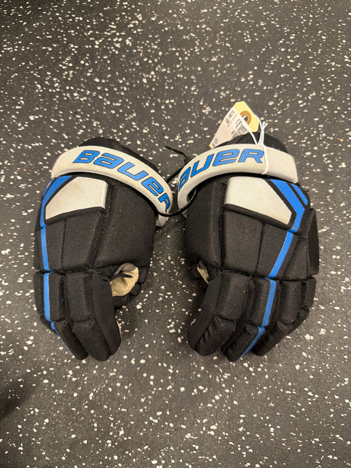 Vist Large View of Product Image Which is Used Bauer PRO Junior Gloves Black SM