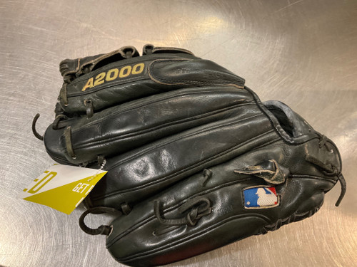 Vist Large View of Product Image Which is Used Wilson A2000 CK22 PRO-STOCK BB/SB Glove RH Throw Black 11 3/4"