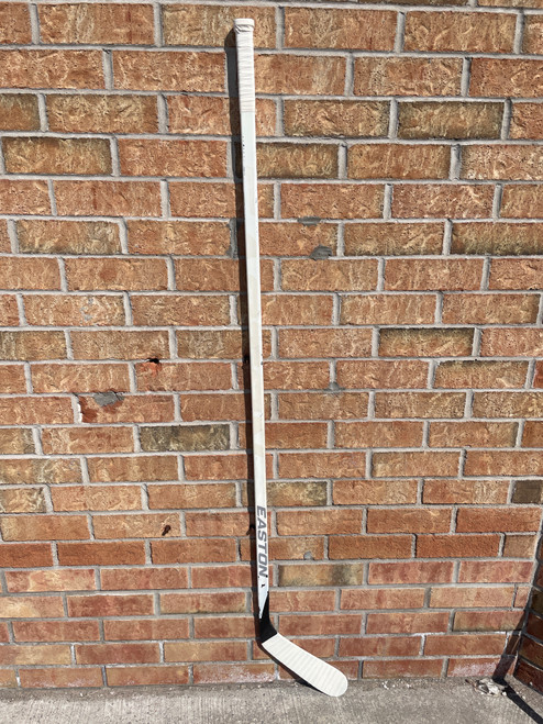 Vist Large View of Product Image Which is Used Easton MAKO Senior One Piece Left Grip 100 Flex