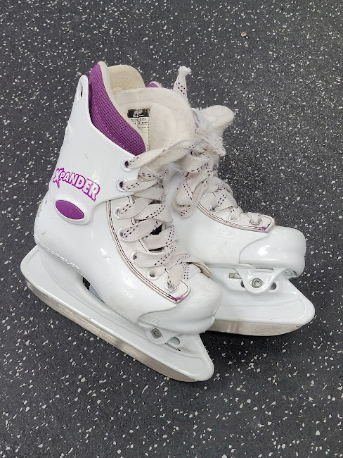 Vist Large View of Product Image Which is Used Hespeler XPANDER Girls Softboot Skate White Adjustable