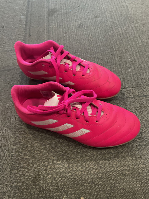 Vist Large View of Product Image Which is Used Adidas Soccer Cleats Pink Junior 03.5