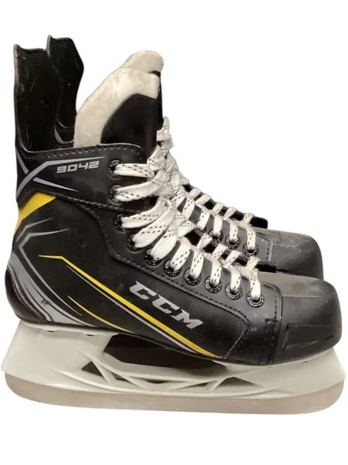 Vist Large View of Product Image Which is Used CCM 9042 TACKS Intermediate Hockey Skate Intermediate 4.0