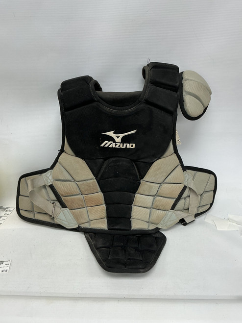 Vist Large View of Product Image Which is Used Mizuno DRY LITE Catchers Chest Protector Black Youth