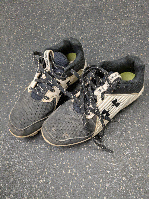 Vist Large View of Product Image Which is Used Under Armour LEADOFF BB/SB Cleats Black Youth 10.0