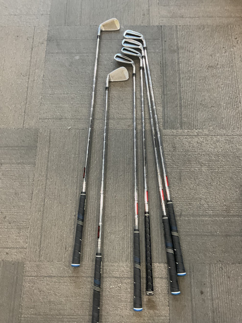 Vist Large View of Product Image Which is Used Taylormade ROCKETBALLZ Mens Iron Set RH 4I-9I