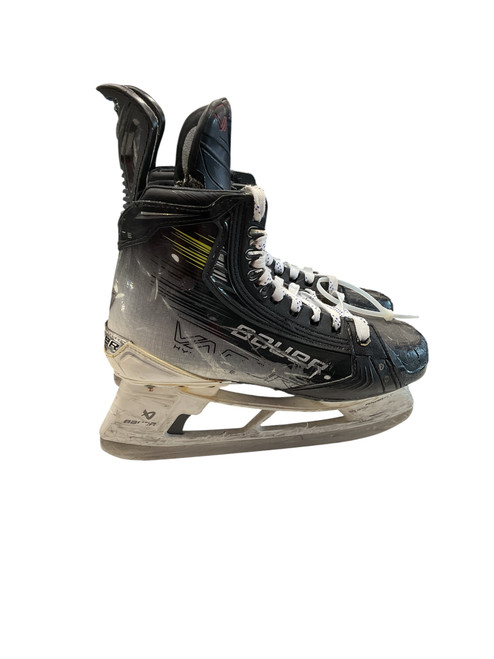 Vist Large View of Product Image Which is Used Bauer HYPERLITE 2 SZ 5.5 Intermediate Hockey Skate Intermediate 5.5