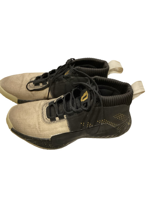 Vist Large View of Product Image Which is Used Adidas Basketball Shoes M Black Senior 9.5