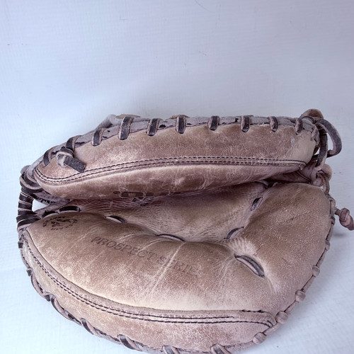 Vist Large View of Product Image Which is Used Mizuno MIZUNO GXC 100 BB/SB Catchers RH Throw Tan 30"