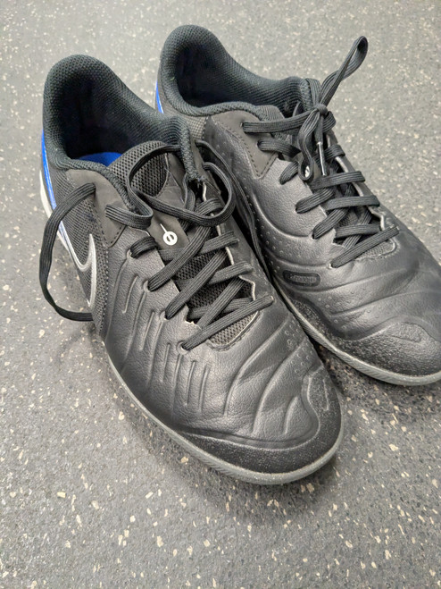Vist Large View of Product Image Which is Used Nike Soccer Indoor Shoes Black Senior 7