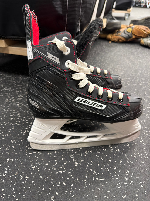 Vist Large View of Product Image Which is Used Bauer NS Junior Hockey Skate Junior 03