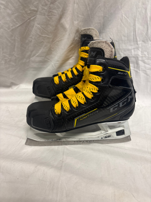 Vist Large View of Product Image Which is Used CCM TACKS 9370 Junior Goalie Skate Junior 01
