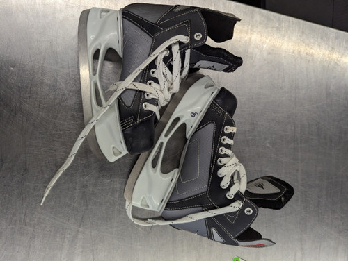 Vist Large View of Product Image Which is Used Easton SYS2 SKATES Intermediate Hockey Skate Intermediate 4.0