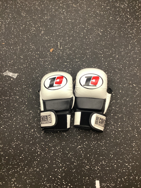 Vist Large View of Product Image Which is Used CONTENDER Martial Arts Gloves White LG