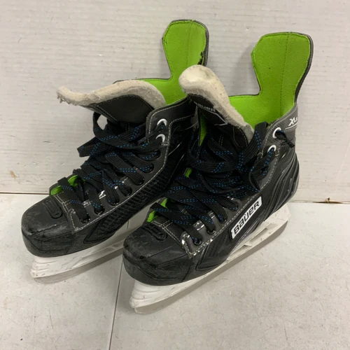 Vist Large View of Product Image Which is Used Bauer XLS Junior Hockey Skate Junior 05