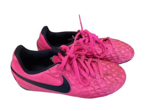 Vist Large View of Product Image Which is Used Nike Soccer Cleats Pink Junior 04.5
