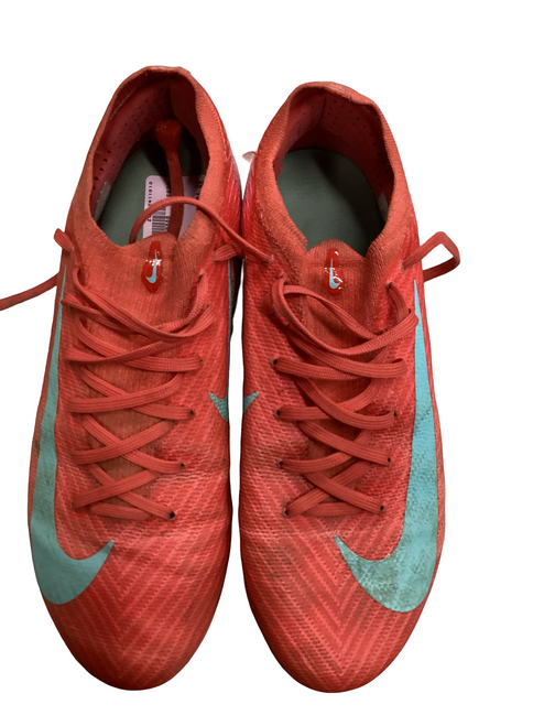 Vist Large View of Product Image Which is Used Nike Soccer Cleats Pink Youth 07.5