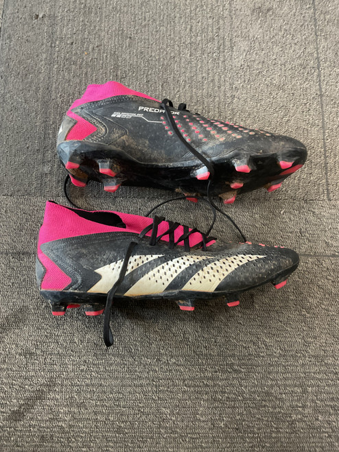 Vist Large View of Product Image Which is Used Adidas PREDATOR Soccer Cleats Pink Senior 10