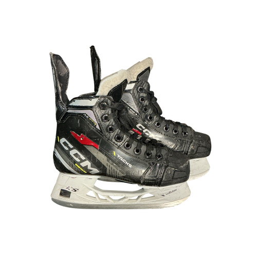 Vist Large View of Product Image Which is Used CCM TACKS AS 550 Junior Hockey Skate Junior 02