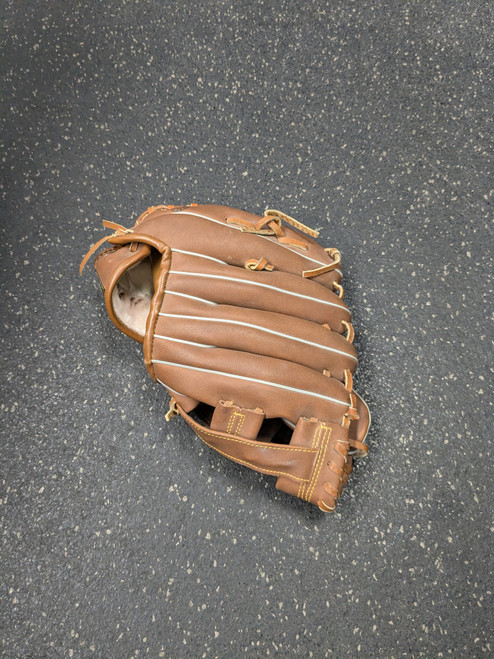 Vist Large View of Product Image Which is Used Regent GLOVE BB/SB Glove RH Throw None 10"