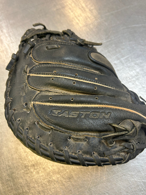 Vist Large View of Product Image Which is Used Easton ALPHA BB/SB Catchers RH Throw Black 30"