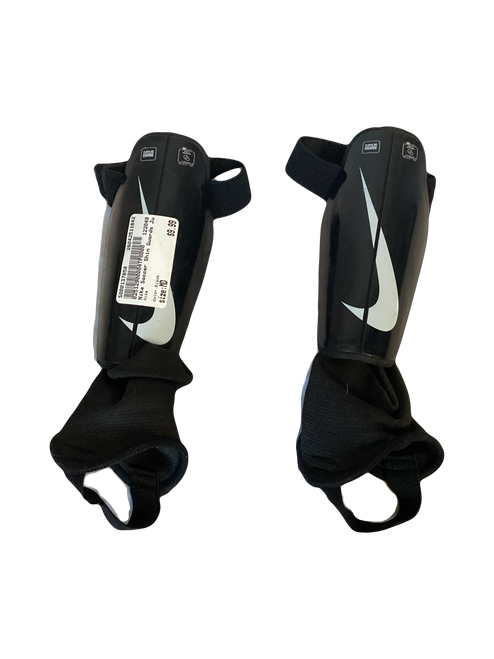 Vist Large View of Product Image Which is Used Nike Soccer Shin Guards Junior Black MD