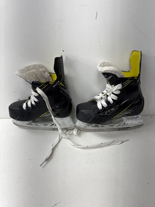 Vist Large View of Product Image Which is Used CCM TACKS 4092 Youth Hockey Skate Youth 11.0