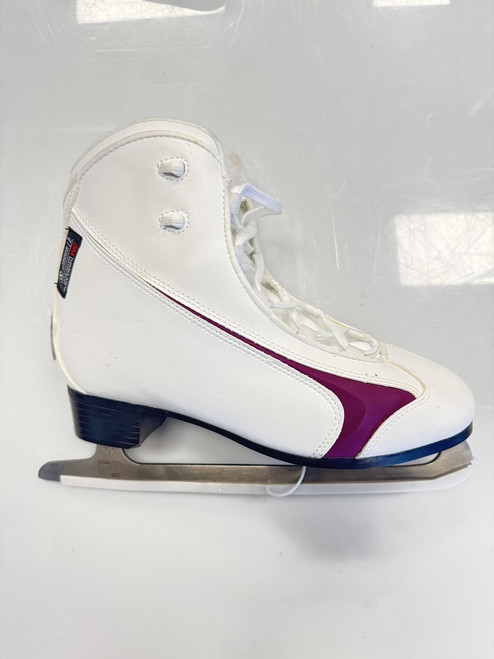 Vist Large View of Product Image Which is Used WinnWell SOFT FIGURE WomensFigure Skate White Senior 9