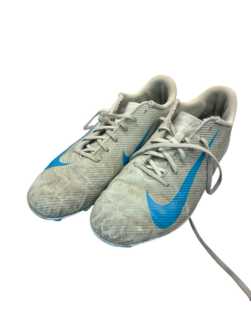 Vist Large View of Product Image Which is Used Nike Soccer Cleats Grey Senior 8