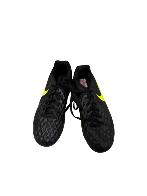Vist Large View of Product Image Which is Used Nike TIEMPO Legend 8 Club AT5881-070 Soccer Cleats Black Junior 03