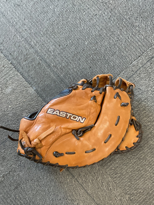 Vist Large View of Product Image Which is Used Easton PRO 3 BB/SB First Base LH Throw Brown 13"