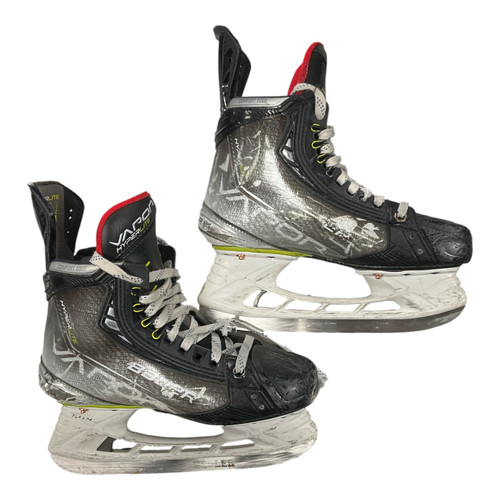 Vist Large View of Product Image Which is Used Bauer VAPOR HYPERLITE Junior Hockey Skate Junior 04.5