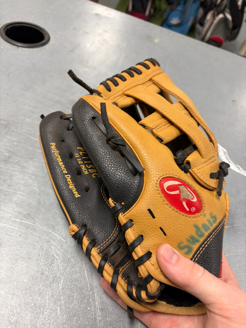 Vist Large View of Product Image Which is Used Rawlings PLAYER SERIES BB/SB Glove LH Throw None 11 1/2"