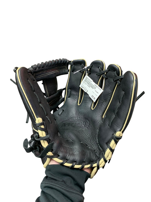 Vist Large View of Product Image Which is Used Wilson A1000 BB/SB Glove RH Throw Black 11 1/2"