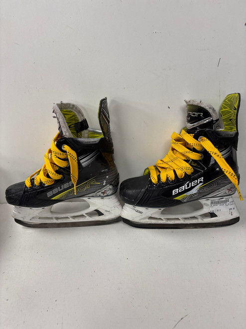 Vist Large View of Product Image Which is Used Bauer VAPOR X4 Junior Hockey Skate Junior 03.5