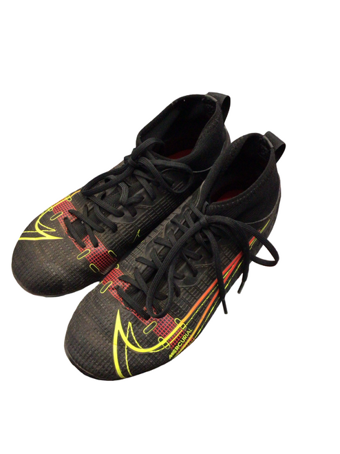 Vist Large View of Product Image Which is Used Nike Soccer Cleats Black Junior 01