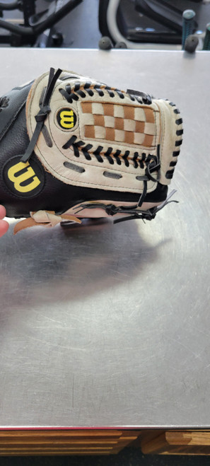 Vist Large View of Product Image Which is Used Wilson 11.5 BB/SB Glove RH Throw None 11 1/2"