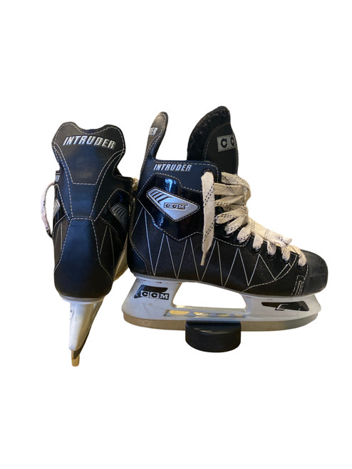 Vist Large View of Product Image Which is Used CCM INTRUDER Intermediate Hockey Skate Intermediate 6.0