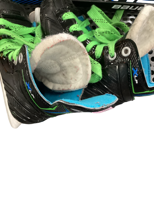 Vist Large View of Product Image Which is Used Bauer XLP Junior Hockey Skate Junior 04