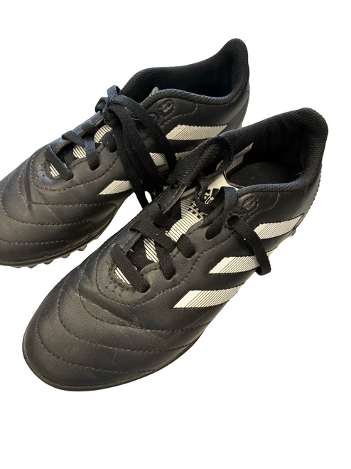 Vist Large View of Product Image Which is Used Adidas Soccer Indoor Shoes Black Junior 01.5