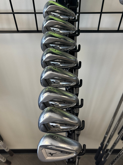 Vist Large View of Product Image Which is Used Mizuno JPX 921 4-GW Mens Iron Set RH 4I-GW/AW