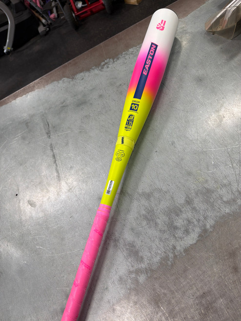 Vist Large View of Product Image Which is Used Easton DUB BB/SB USSSA 2 3/4 Bat 30"