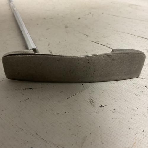 Vist Large View of Product Image Which is Used Ping EYE 2 BLACK DOT Mens Putter RH