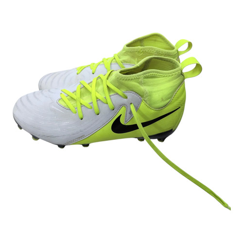 Vist Large View of Product Image Which is Used Nike PAHNTOM LUNA II Soccer Cleats White And Green Junior 02