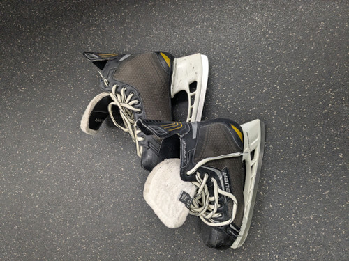 Vist Large View of Product Image Which is Used Bauer SUPREME PRO Senior Hockey Skate Senior 8