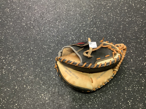 Vist Large View of Product Image Which is Used All-Star CM1010BT BB/SB Catchers RH Throw Tan 31 1/2"