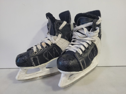 Vist Large View of Product Image Which is Used CCM INTRUDER 55 Junior Hockey Skate Junior 01.5