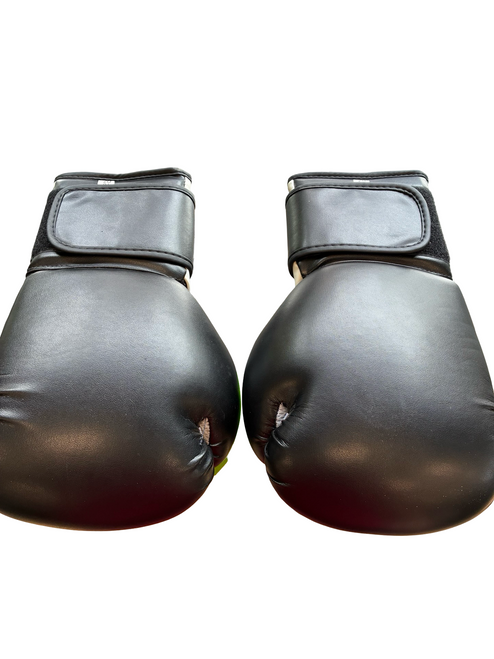 Vist Large View of Product Image Which is Used Boxing Gloves Black MD